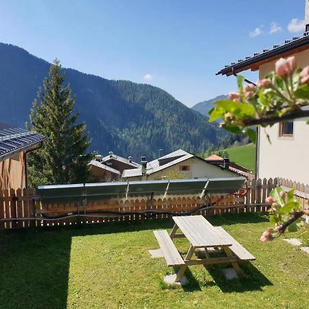 App. Monte Pore - Agriturismo La Majon Colle Santa Lucia Eksteriør bilde